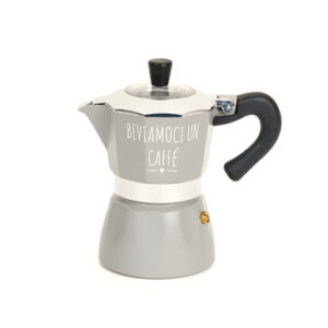moka con scritta beviamoci un caffè