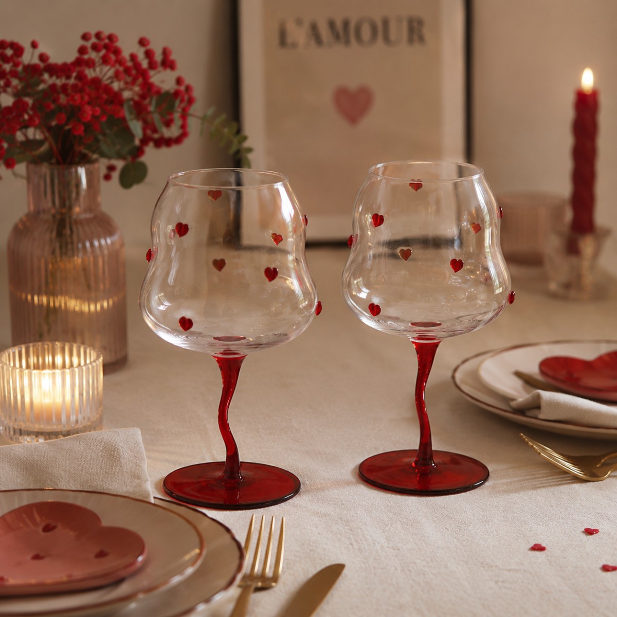 calici cocktail con cuore rosso