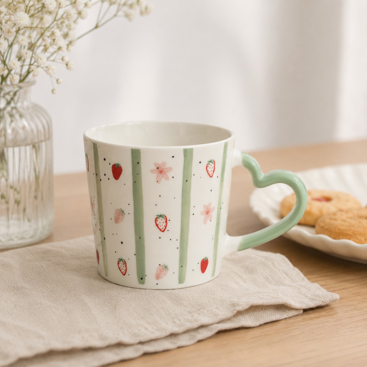 tazza con disegno fragole
